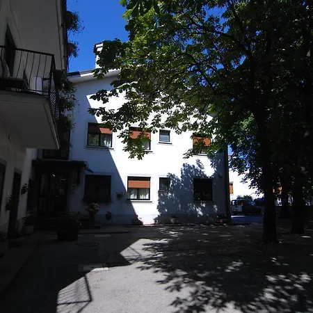 Valle Di Banne ホテル 3*